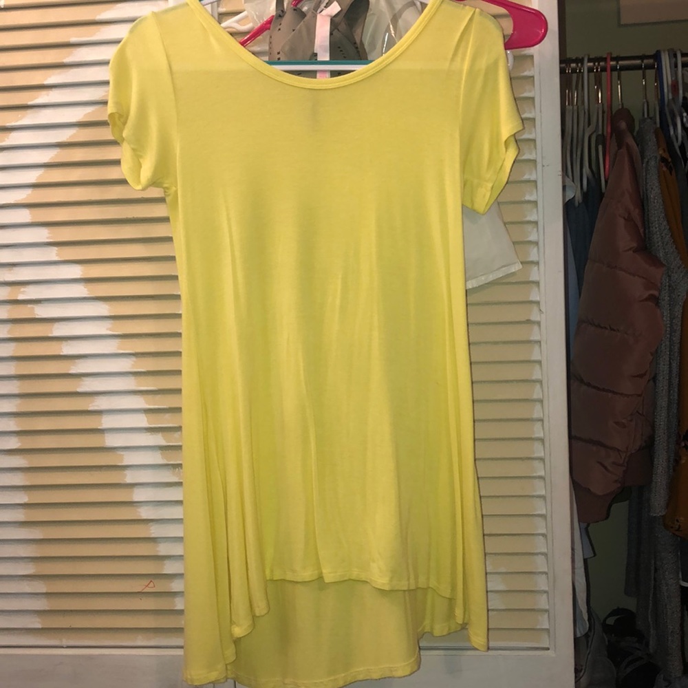 yellow dress.